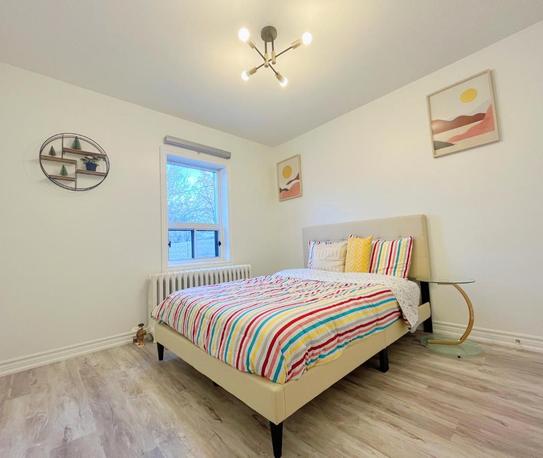 מלון 2B With Parking, 10Km To Toronto Downtown מראה חיצוני תמונה